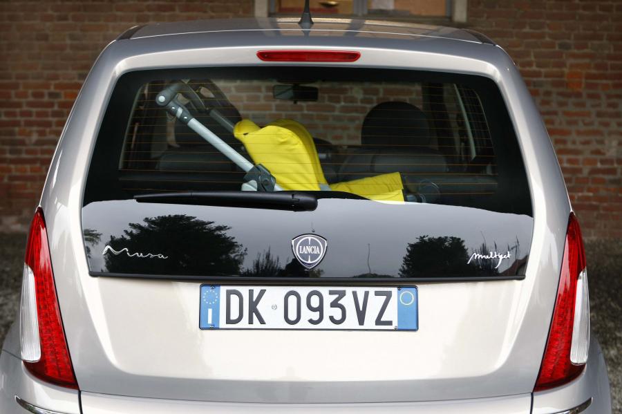  Lancia Musa 2007 года  (фото 33 из 86)